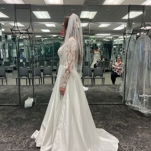Wedding dress